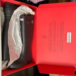 Hunter Tall Women Size 8 Rain boots